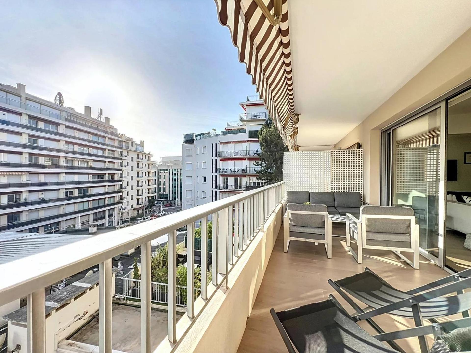 3P Between Croisette Beaches And Antibes Street كان المظهر الخارجي الصورة