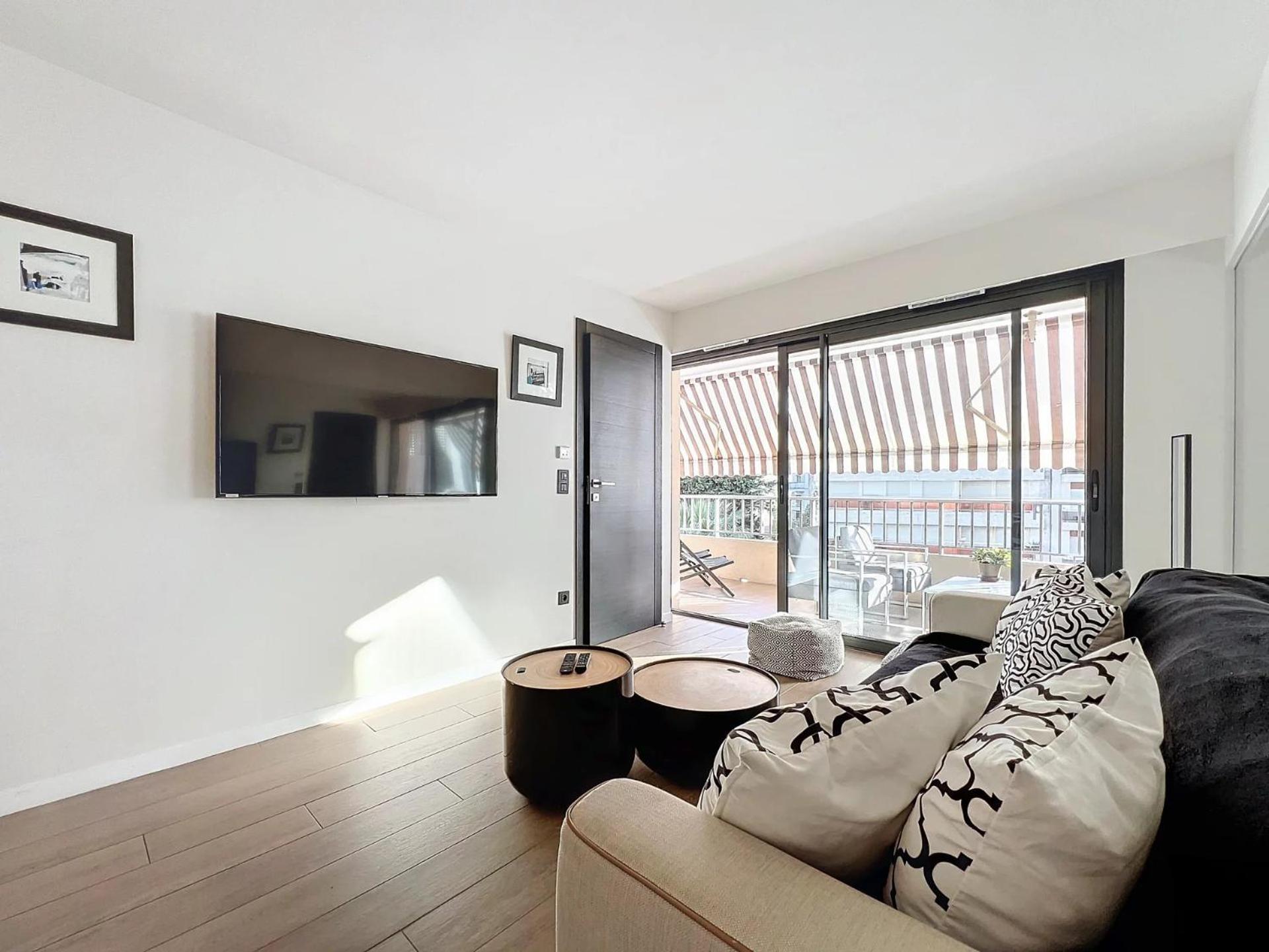 3P Between Croisette Beaches And Antibes Street كان المظهر الخارجي الصورة